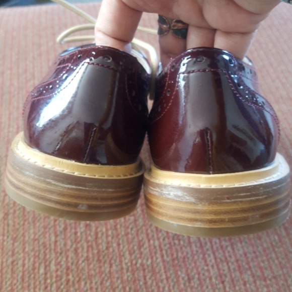 Oxford Halogen Patent Leather Oxford Shoes - Picture 4 of 9